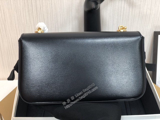 Celine專櫃2022新款小號亮澤牛皮革鏈條包 賽琳凱旋門鎖扣金屬鏈條腋下包 sldj2401